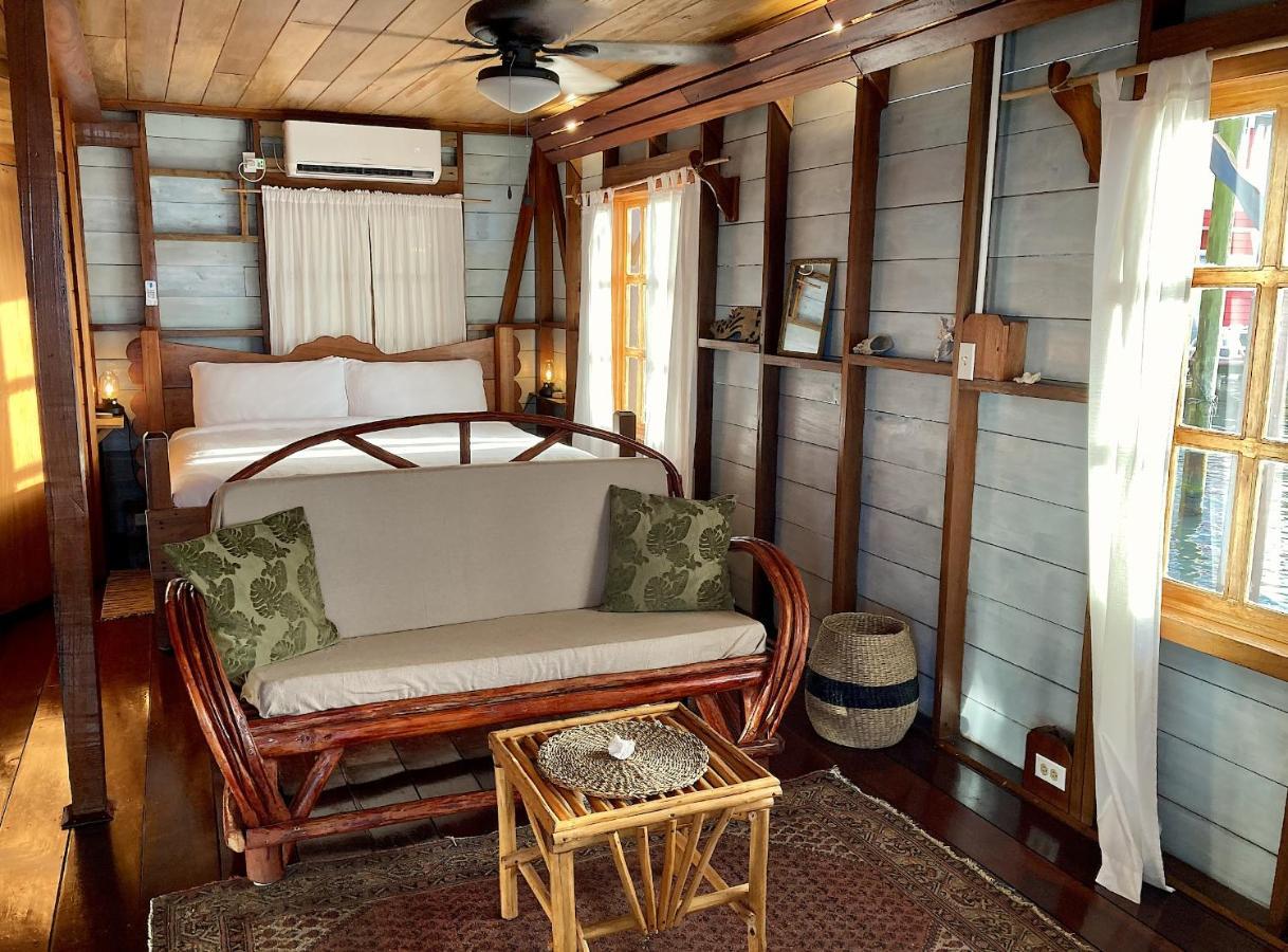 Casa Acuario Boutique Hotel โบกัสทาวน์ ภายนอก รูปภาพ